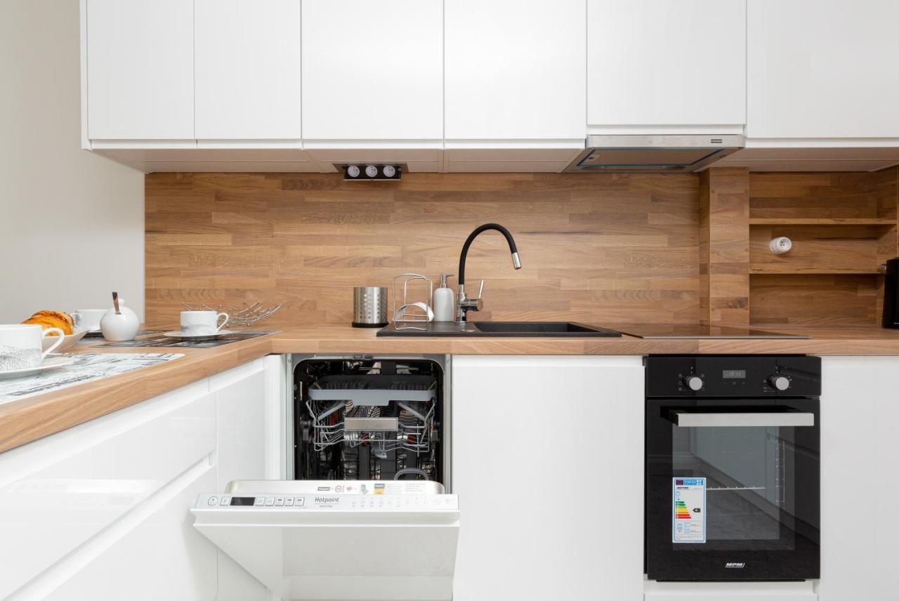 Apartments City Center Ochota By Noclegi Renters Варшава Екстер'єр фото