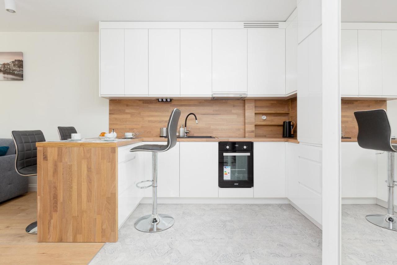 Apartments City Center Ochota By Noclegi Renters Варшава Екстер'єр фото
